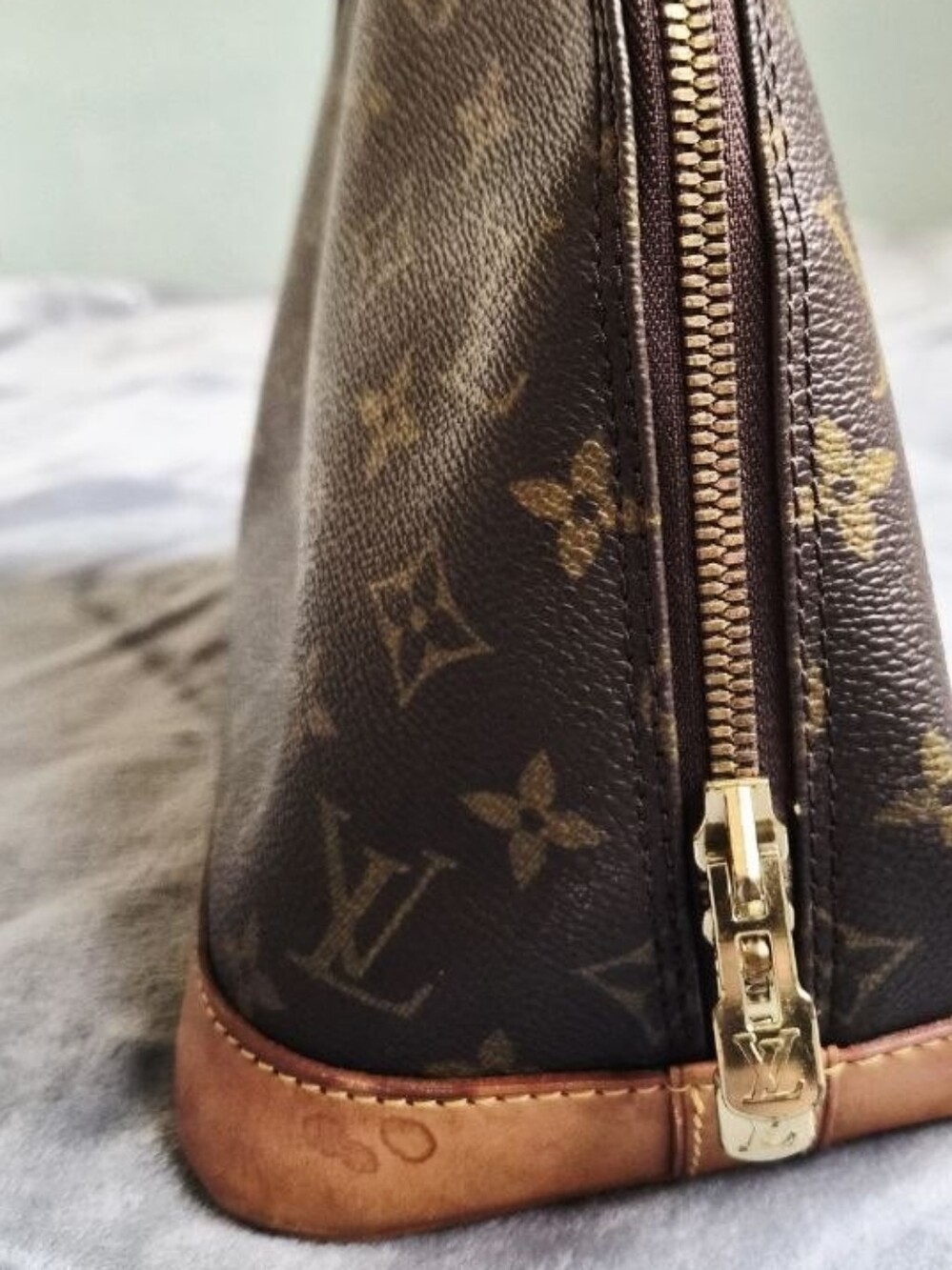 Authentic Louis Vuitton Alma PM Monogram Top Handle - Picture 3 of 16
